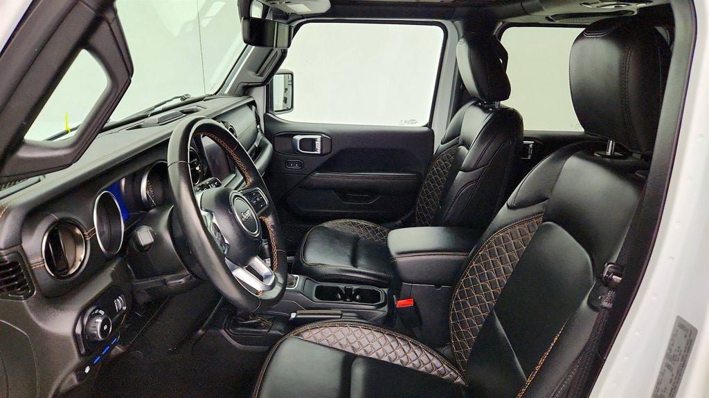 Used 2023 Jeep Wrangler Unlimited Sahara AWD/4WD image 20