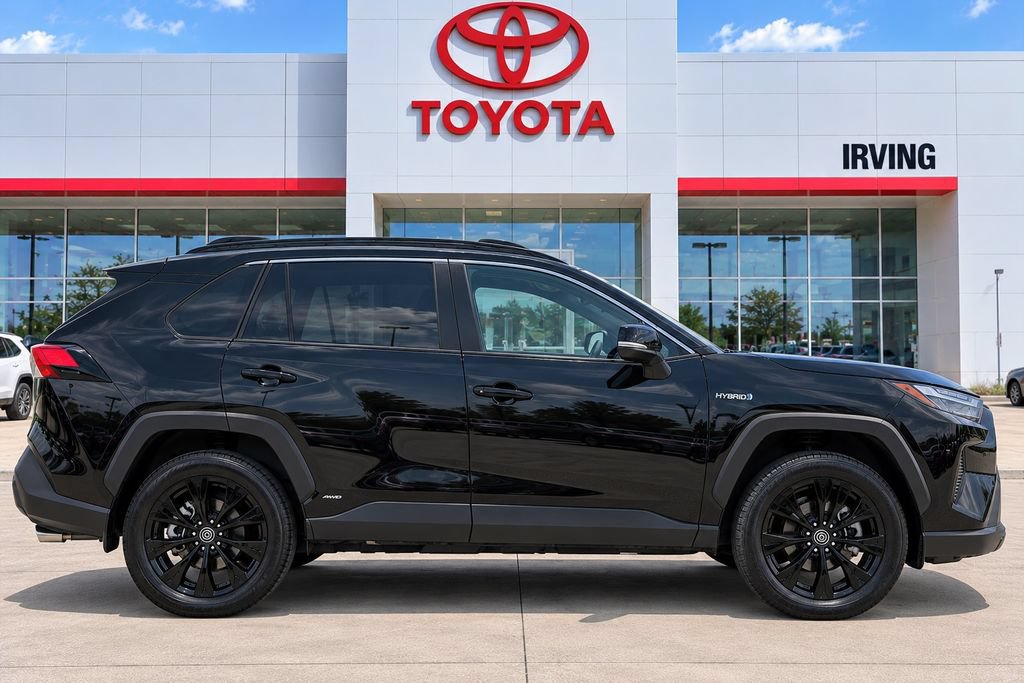 Used 2024 Toyota RAV4 XSE AWD/4WD image 16