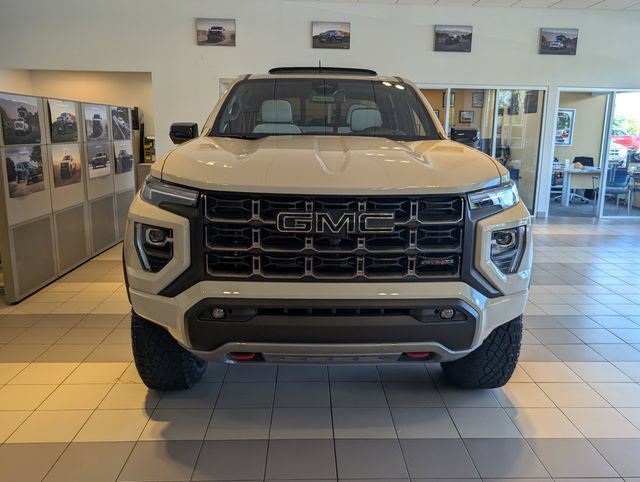 New 2026 GMC Canyon AT4X w/ LPO, Black Badging Package AWD/4WD image 2