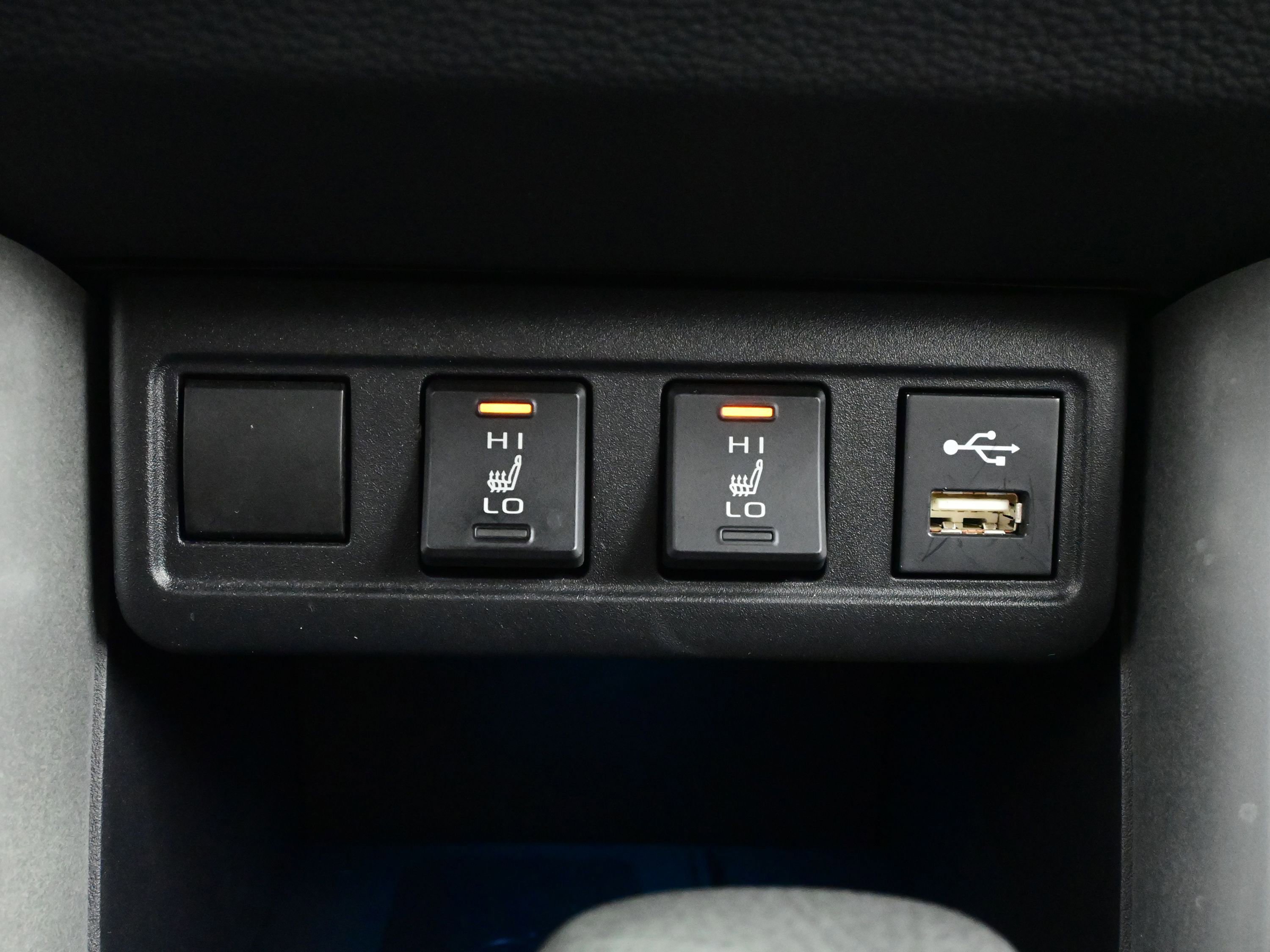 Used 2022 Toyota Corolla Cross XLE image 21