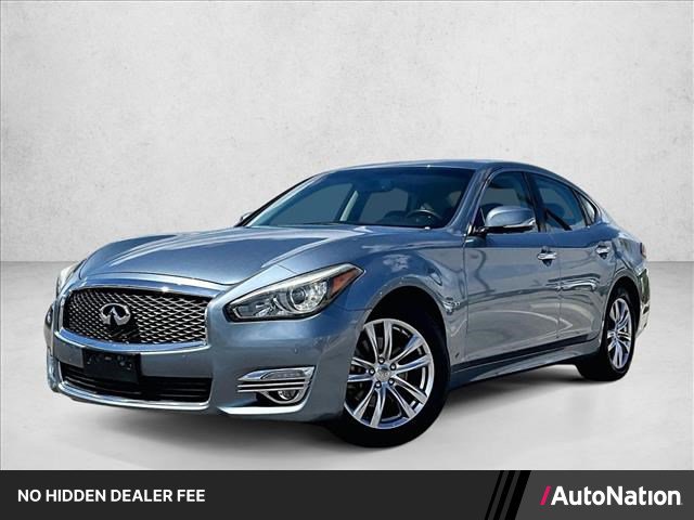 Used 2018 INFINITI Q70 Luxe