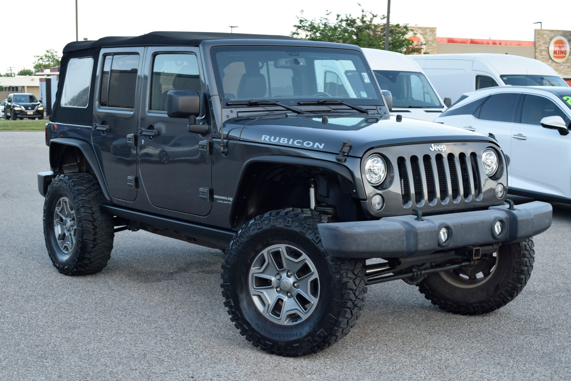 Used 2018 Jeep Wrangler Unlimited Rubicon w/ Connectivity Group image 3