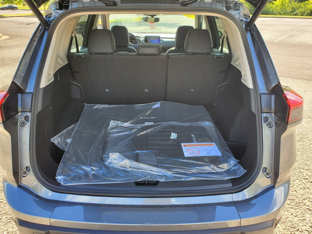 New 2026 Nissan Rogue Dark Armor FWD image 8