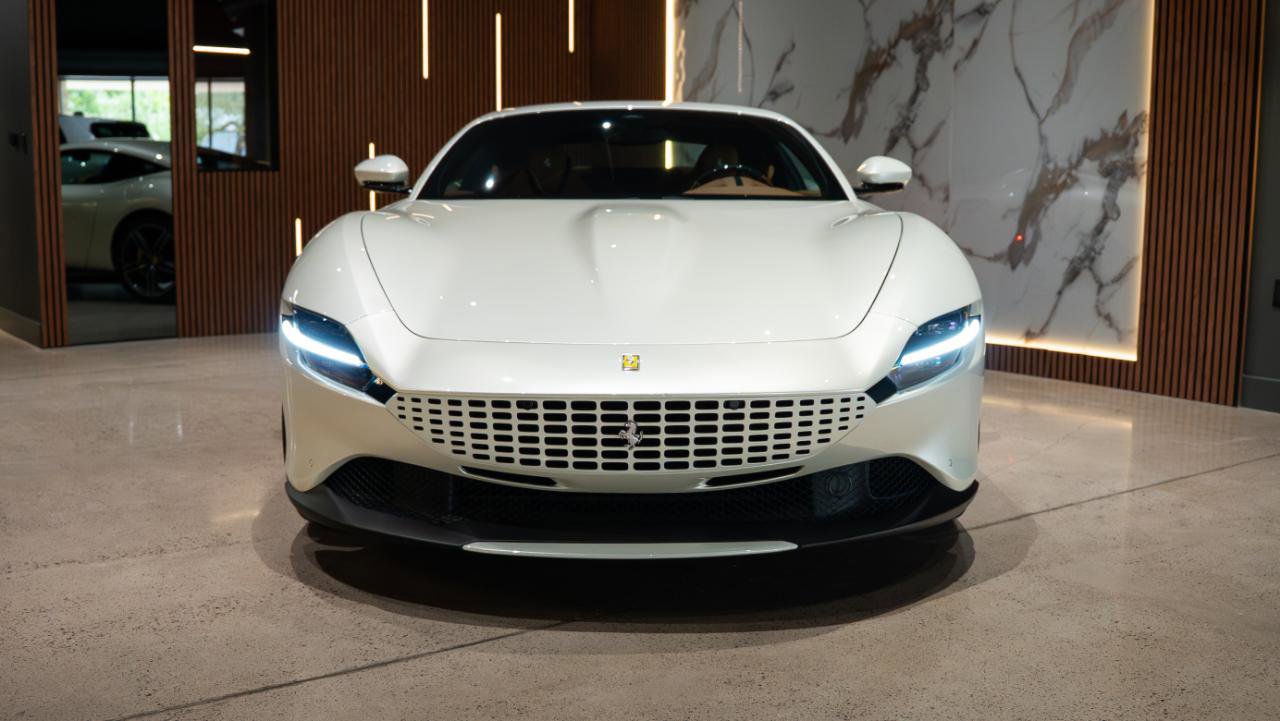 Used 2023 Ferrari Roma RWD image 3