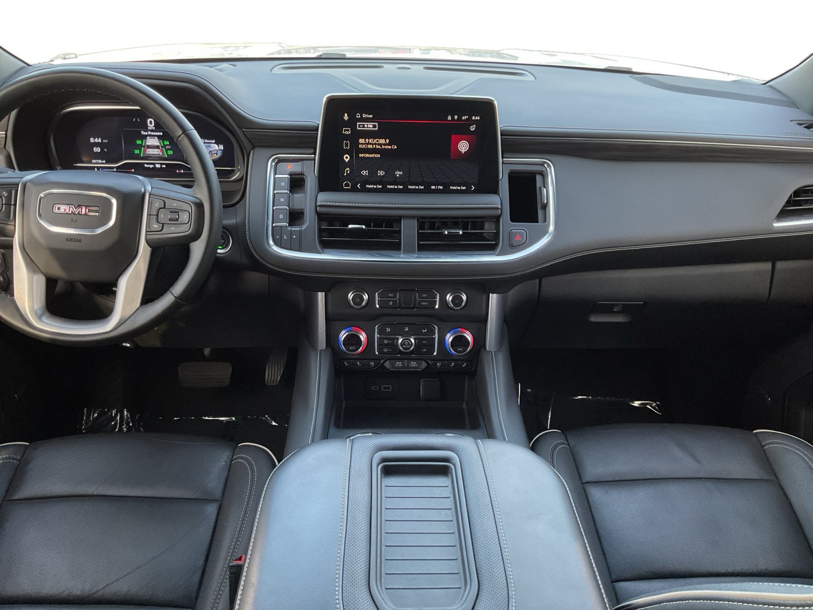 Used 2024 GMC Yukon XL SLT AWD/4WD image 10