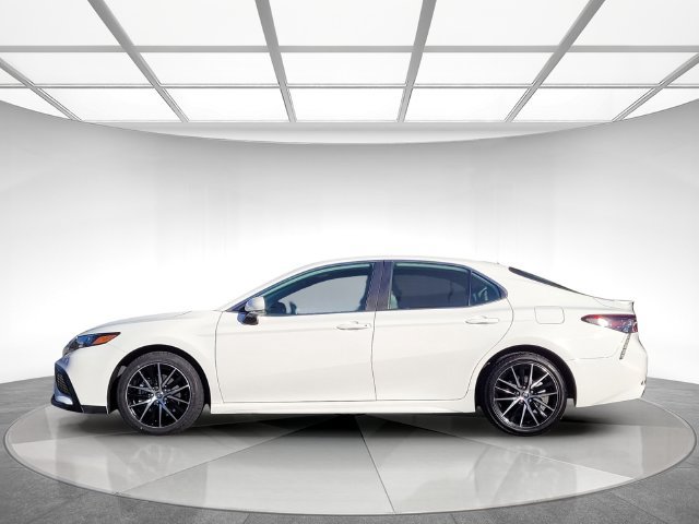 Used 2022 Toyota Camry SE FWD image 7