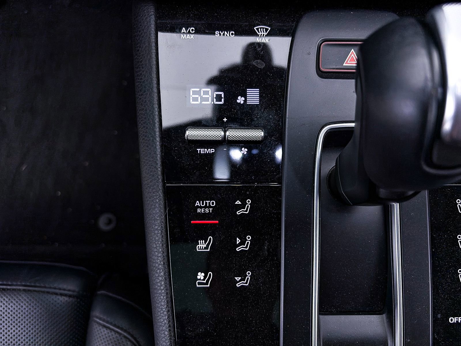 Used 2023 Porsche Macan Turbo image 29