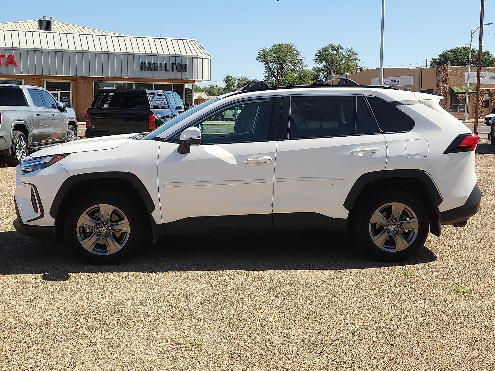 Used 2024 Toyota RAV4 XLE w/ Convenience Package FWD image 2
