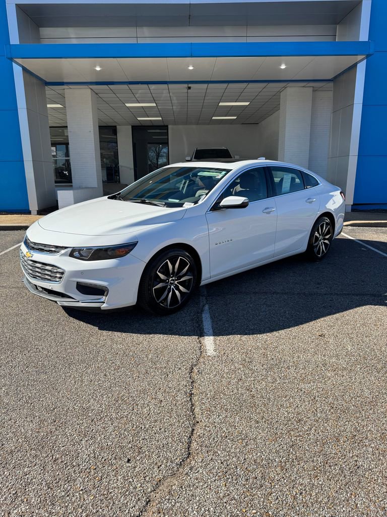 Used 2018 Chevrolet Malibu LT w/ Leather Package image 3