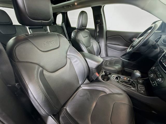 Used 2019 Jeep Cherokee Limited image 30