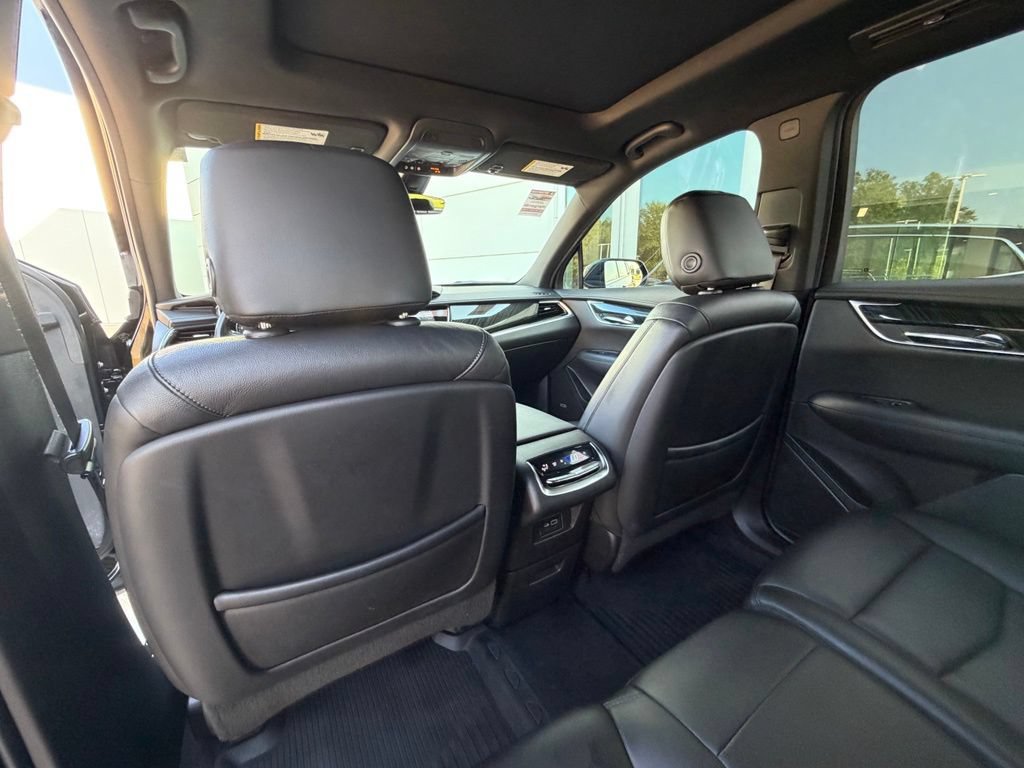 Used 2021 Cadillac XT6 Premium Luxury FWD image 23