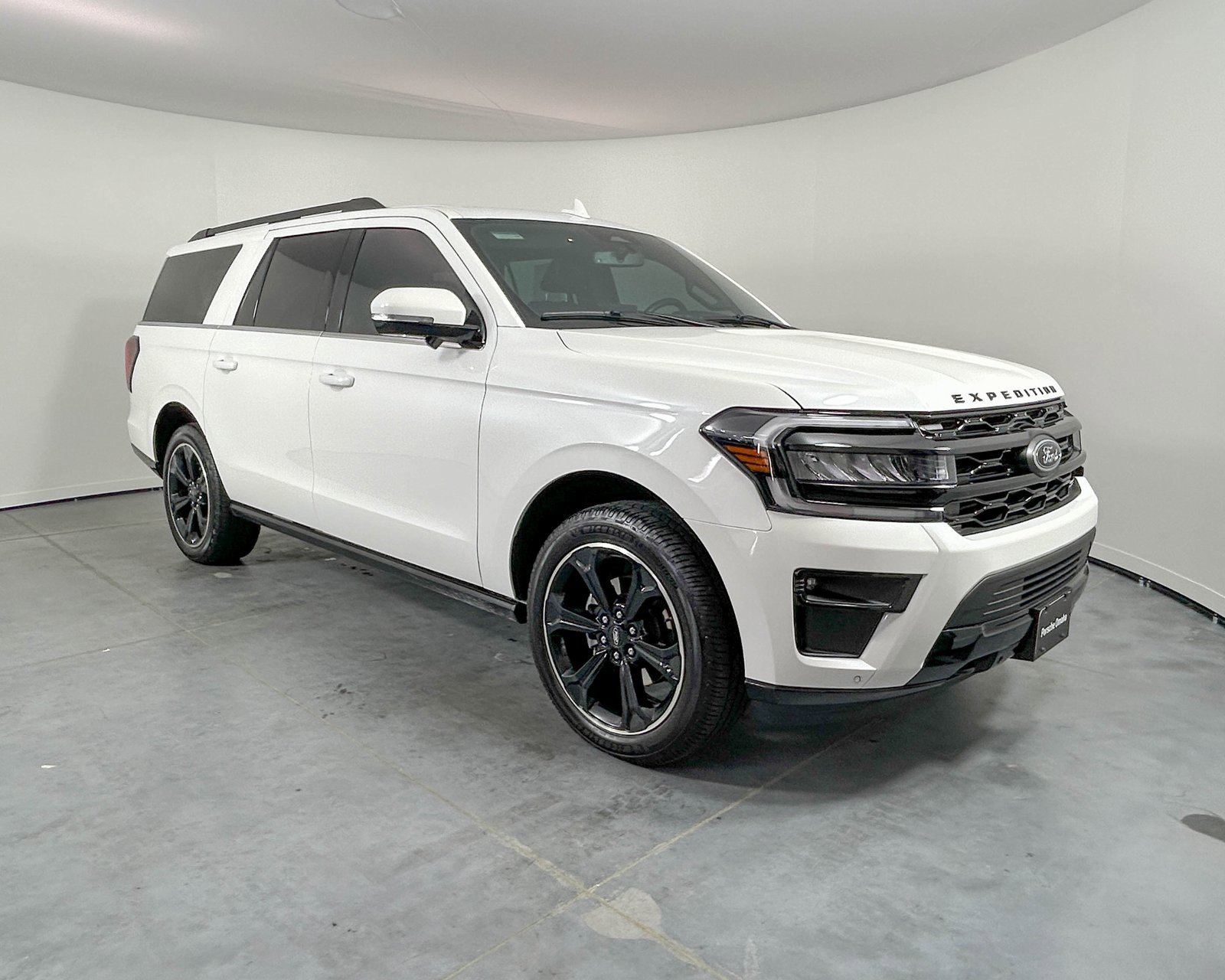 Used 2024 Ford Expedition Max Limited image 3