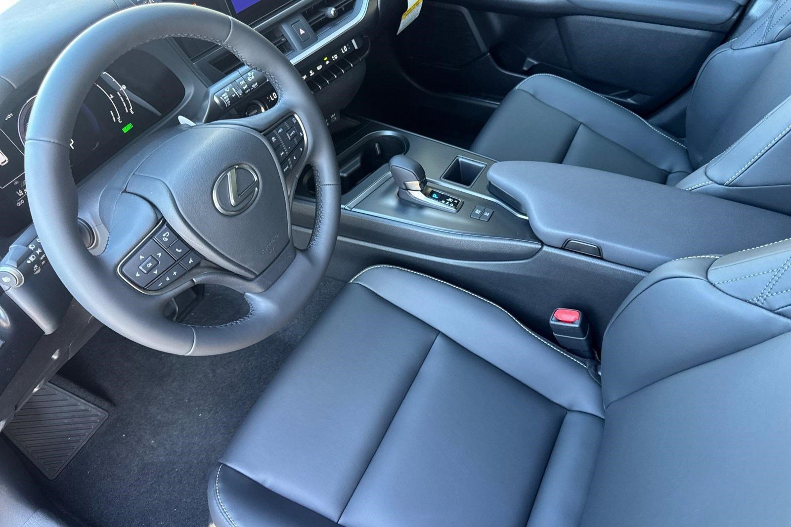 New 2026 Lexus UX 300h FWD image 4