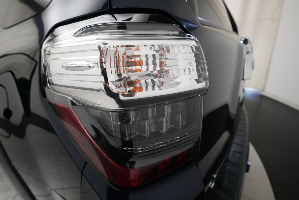 Used 2016 Toyota 4Runner Limited AWD/4WD image 34