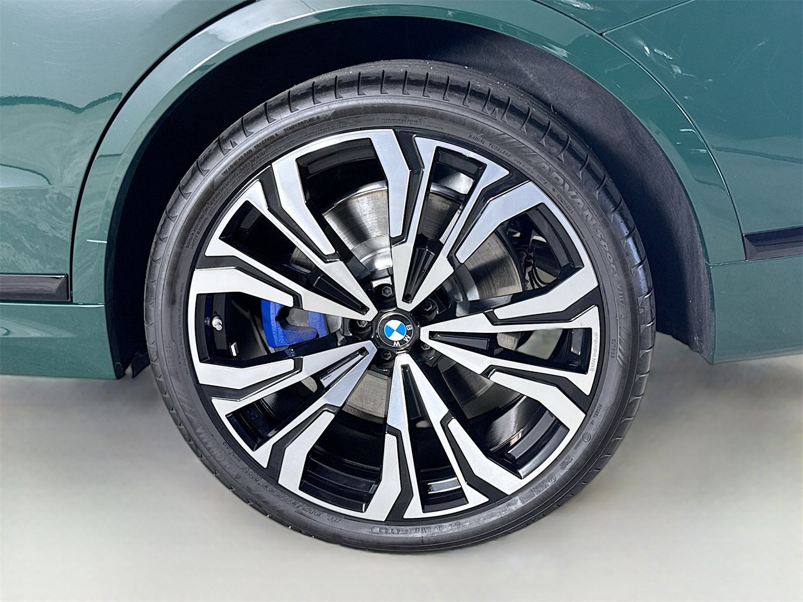 Used 2025 BMW X7 M60i image 34