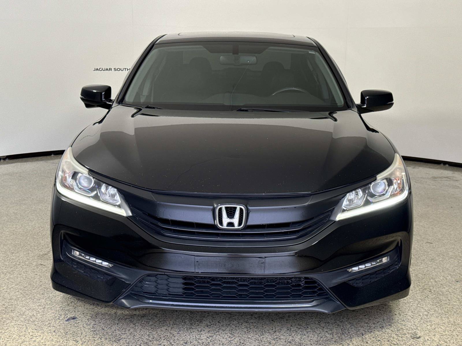 Used 2017 Honda Accord EX-L image 8