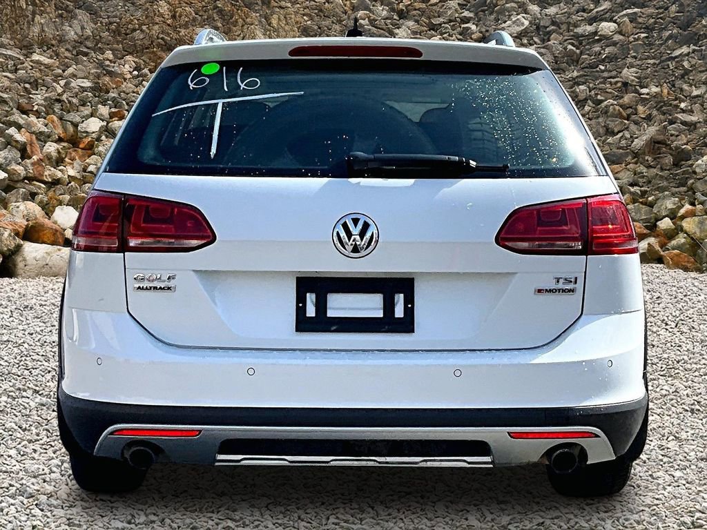 Used 2017 Volkswagen Golf Alltrack SE AWD/4WD image 4