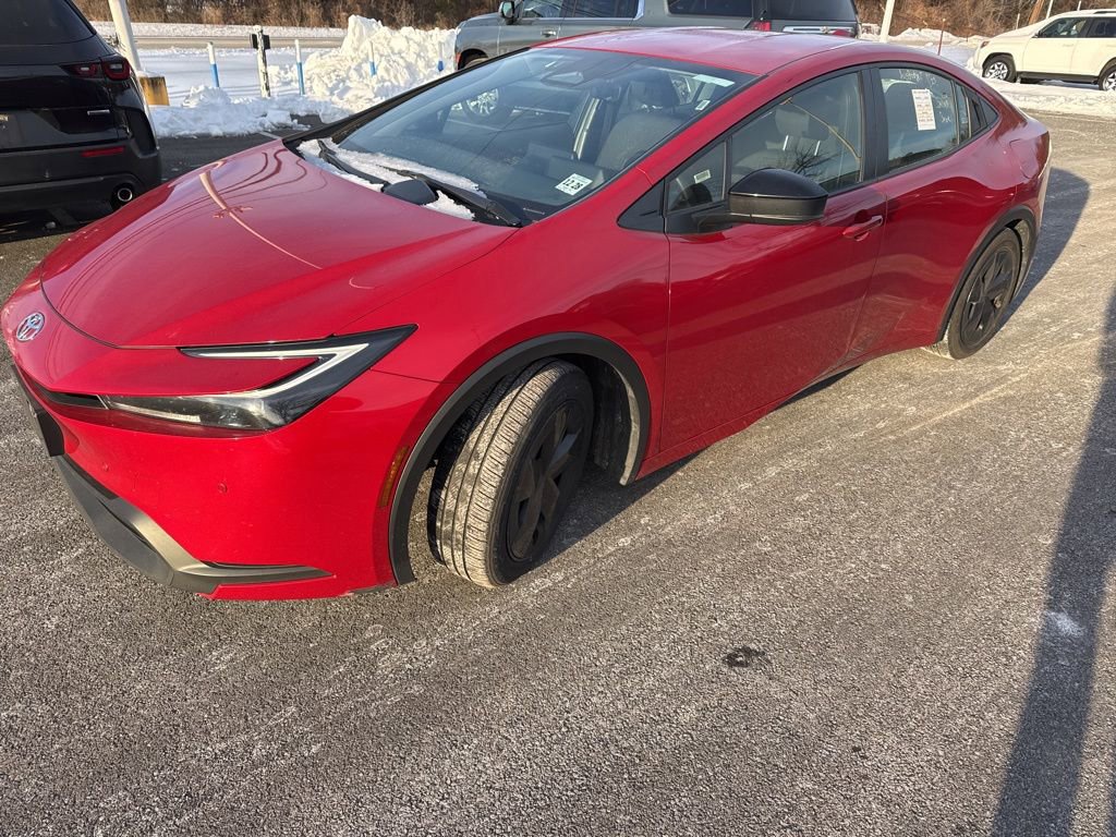 Used 2024 Toyota Prius LE image 7