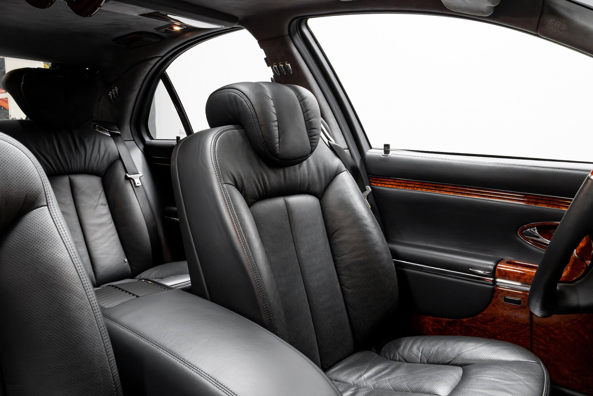 Used 2004 Maybach 57 image 18