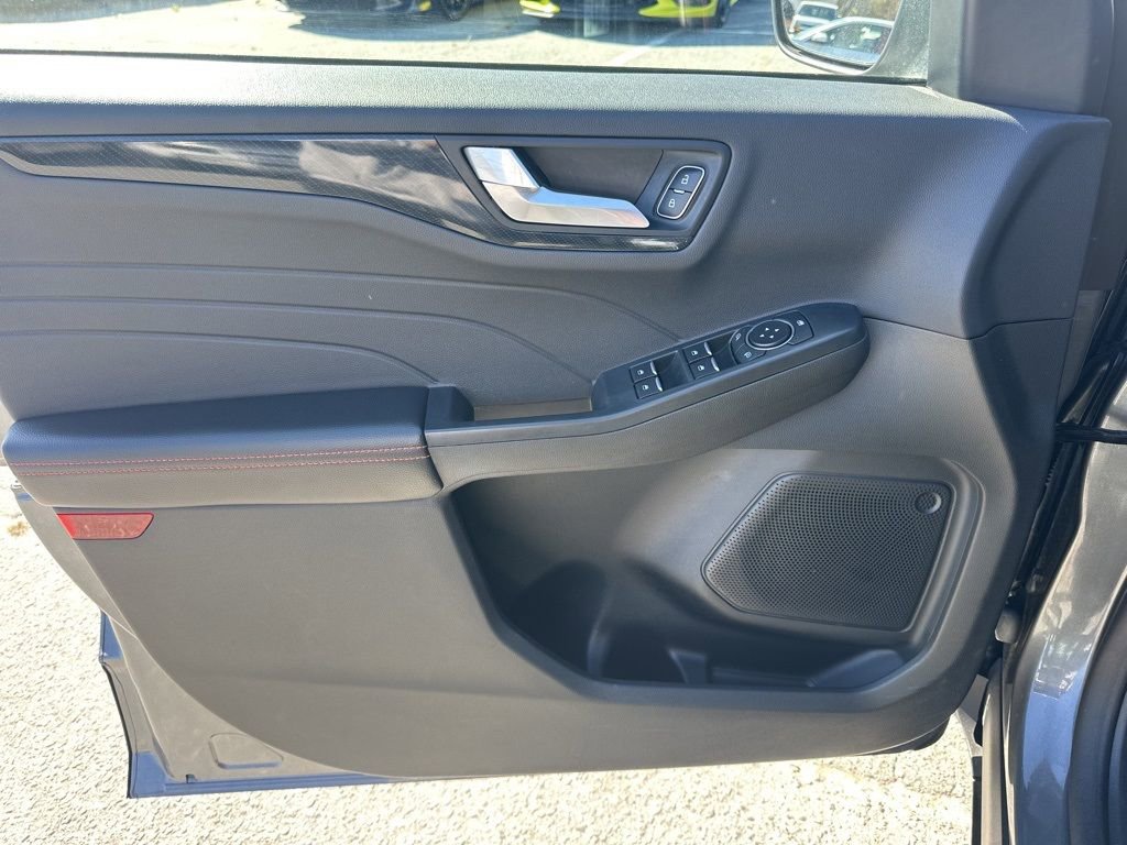 Used 2025 Ford Escape ST-Line image 23