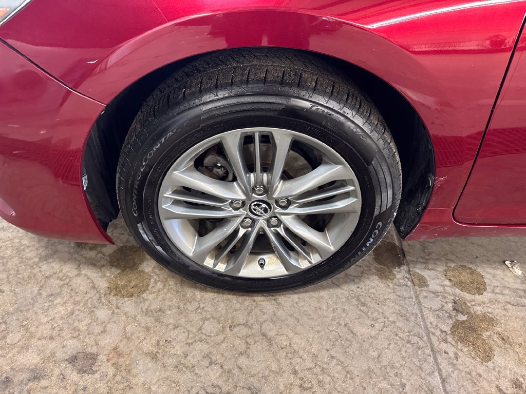 Used 2015 Toyota Camry SE FWD image 11