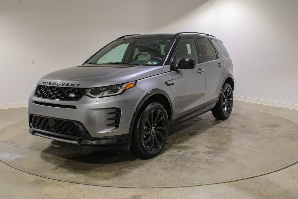 Used 2025 Land Rover Discovery Sport Dynamic SE image 1