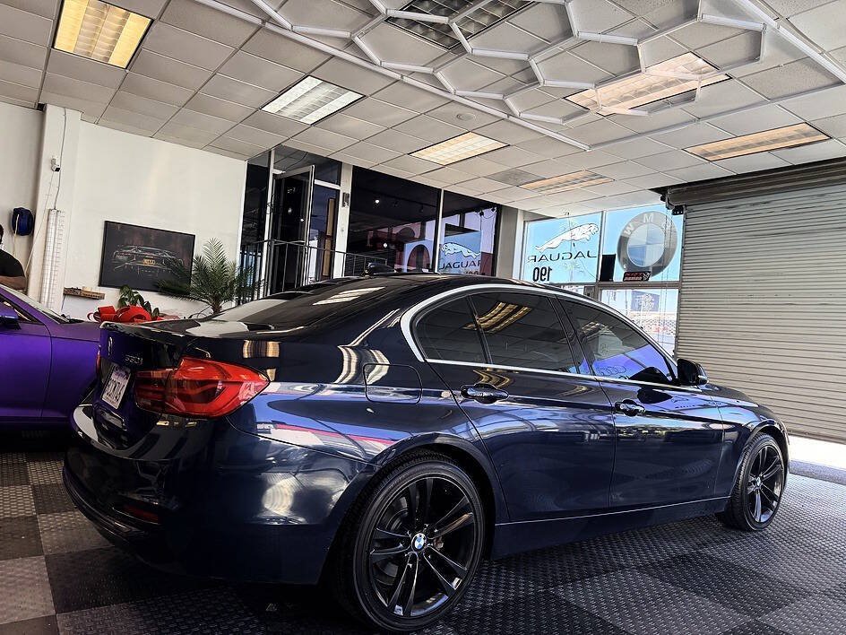 Used 2017 BMW 330i xDrive Sedan AWD/4WD image 15