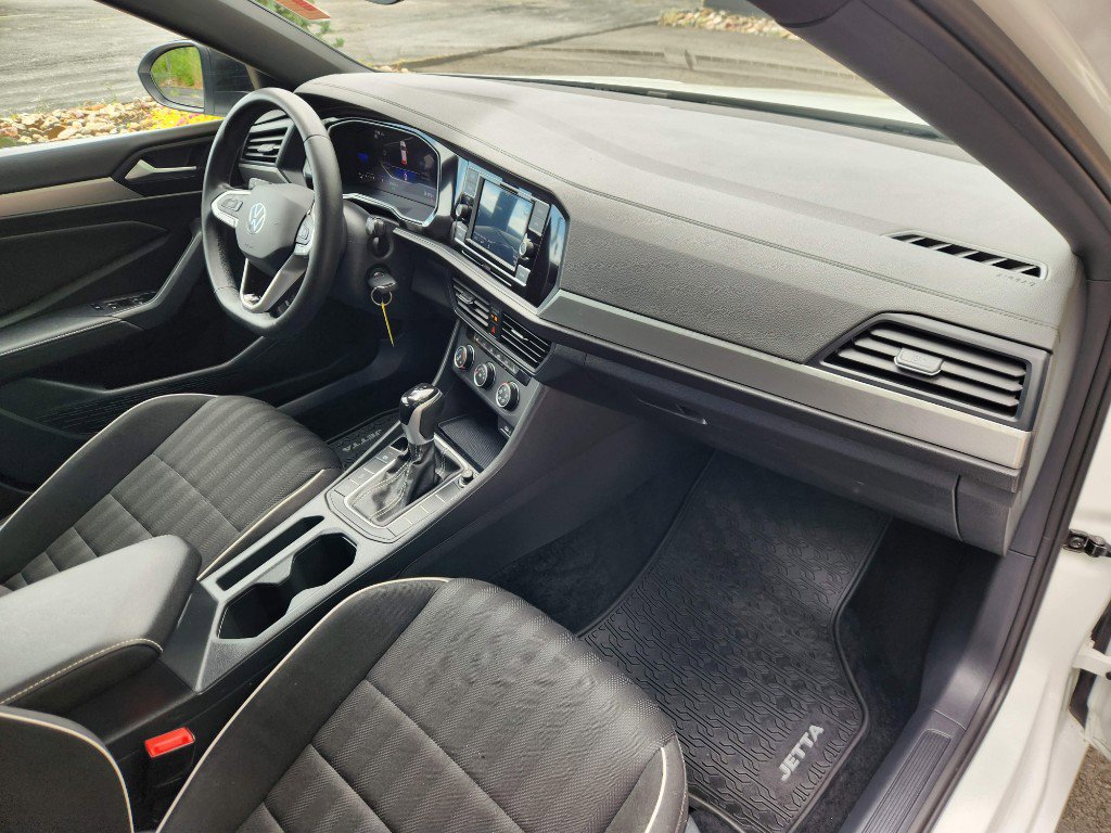 Certified 2024 Volkswagen Jetta Sport image 14