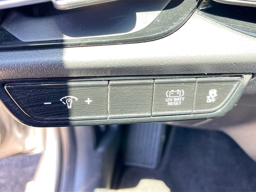 Used 2023 Kia Niro EX FWD image 10