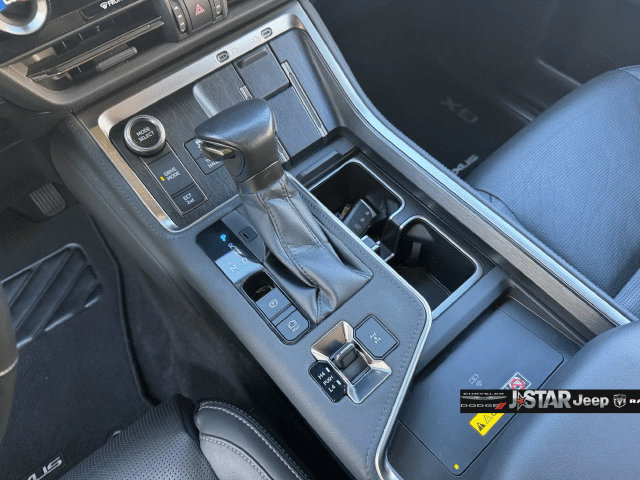 Used 2024 Lexus GX 550 w/ Cold Area Package AWD/4WD image 22
