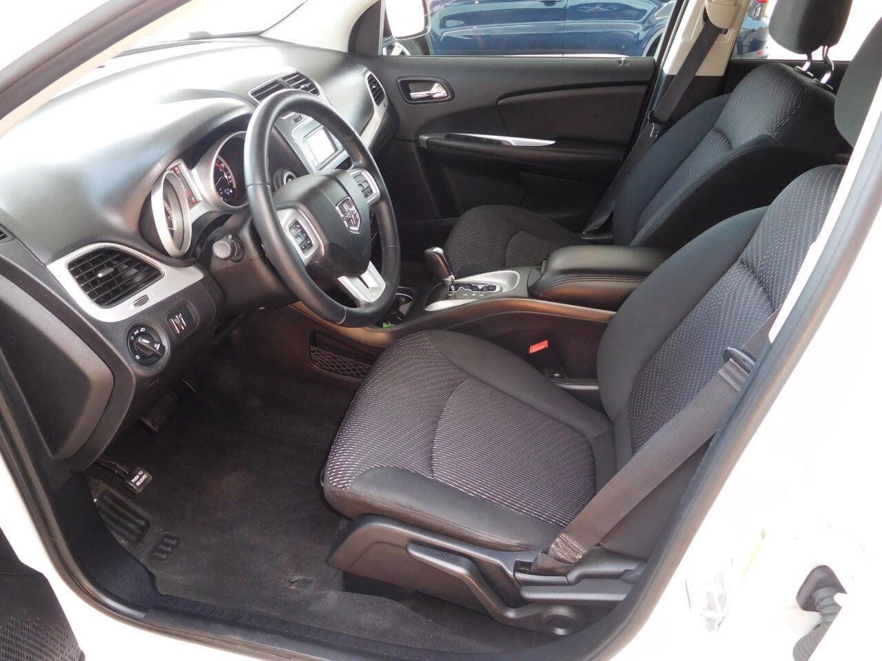 Used 2016 Dodge Journey Crossroad image 4