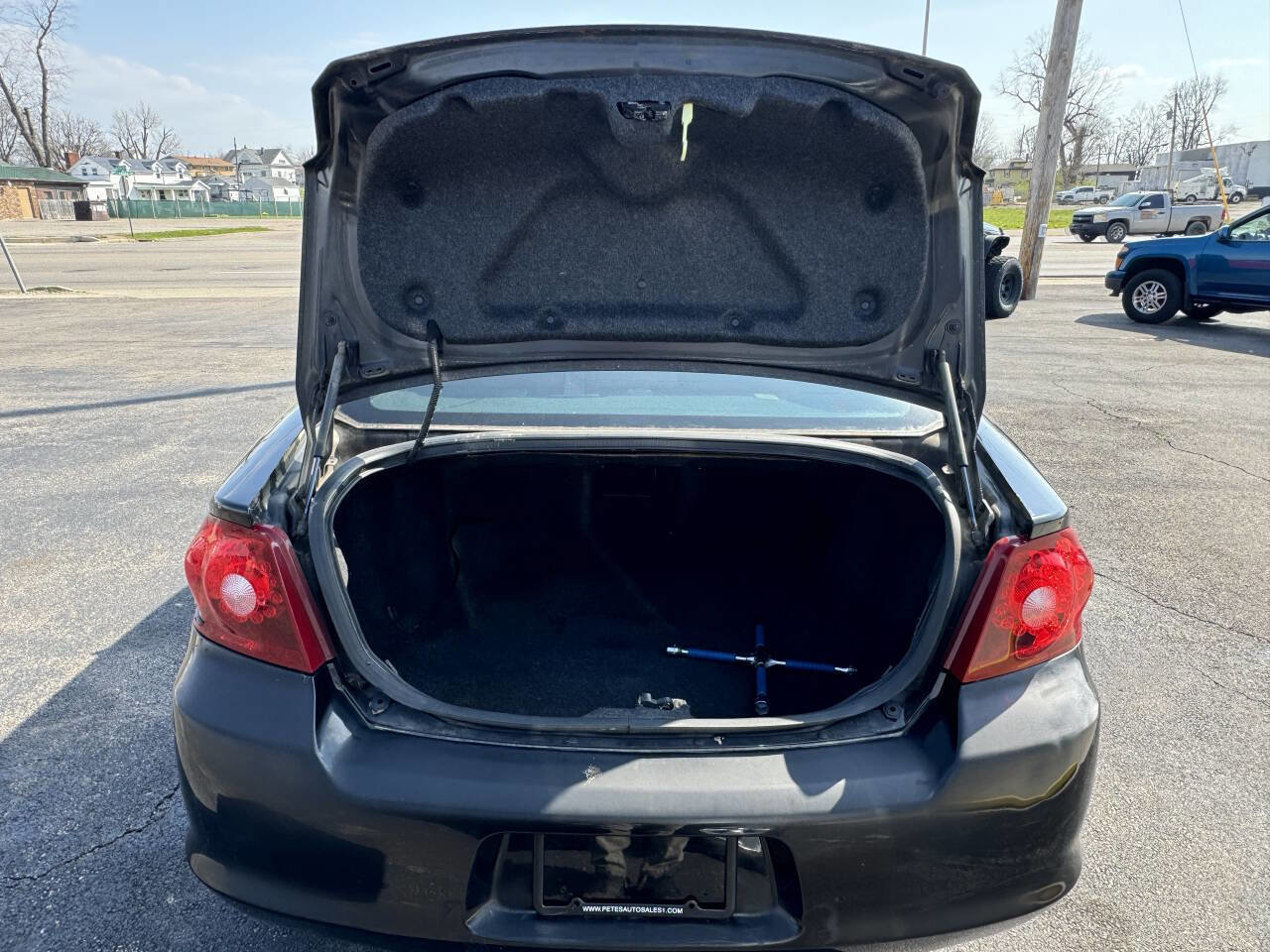 Used 2011 Dodge Avenger Express image 20