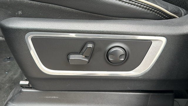 Used 2023 RAM 1500 Laramie AWD/4WD image 14