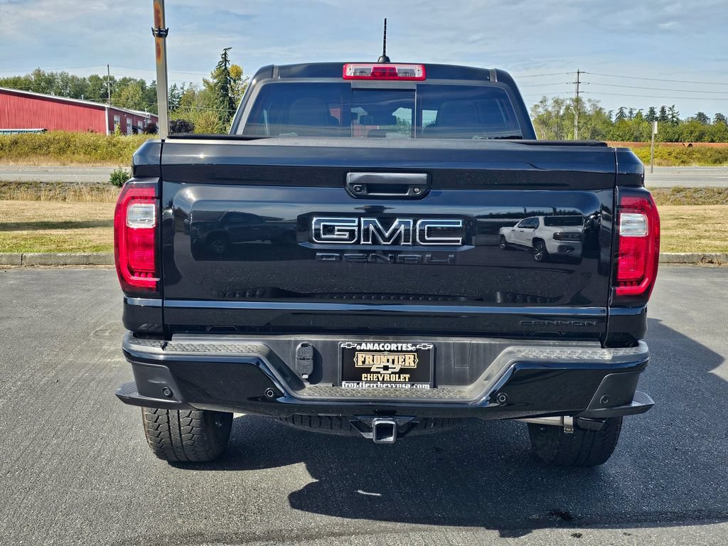 Used 2023 GMC Canyon Denali w/ Denali Black Edition AWD/4WD image 4
