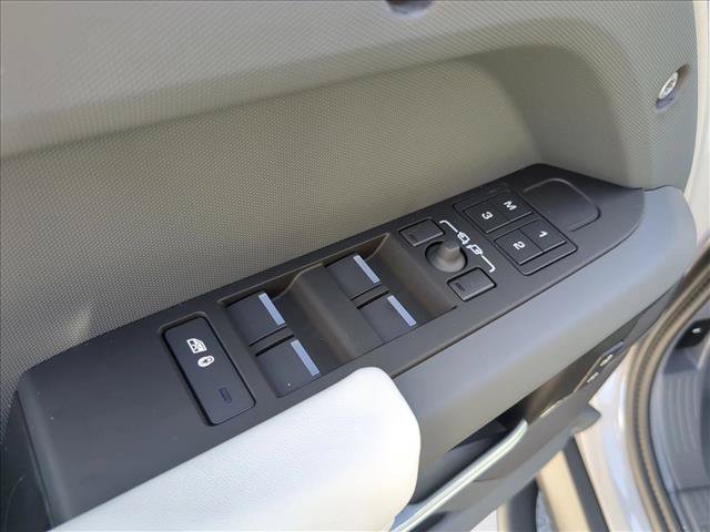 New 2026 Land Rover Defender 110 X-Dynamic SE AWD/4WD image 10