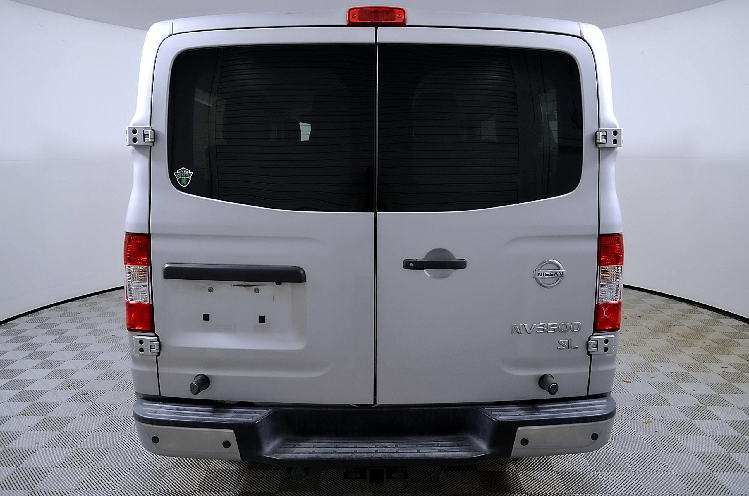 Used 2017 Nissan NV 3500 SL RWD image 8