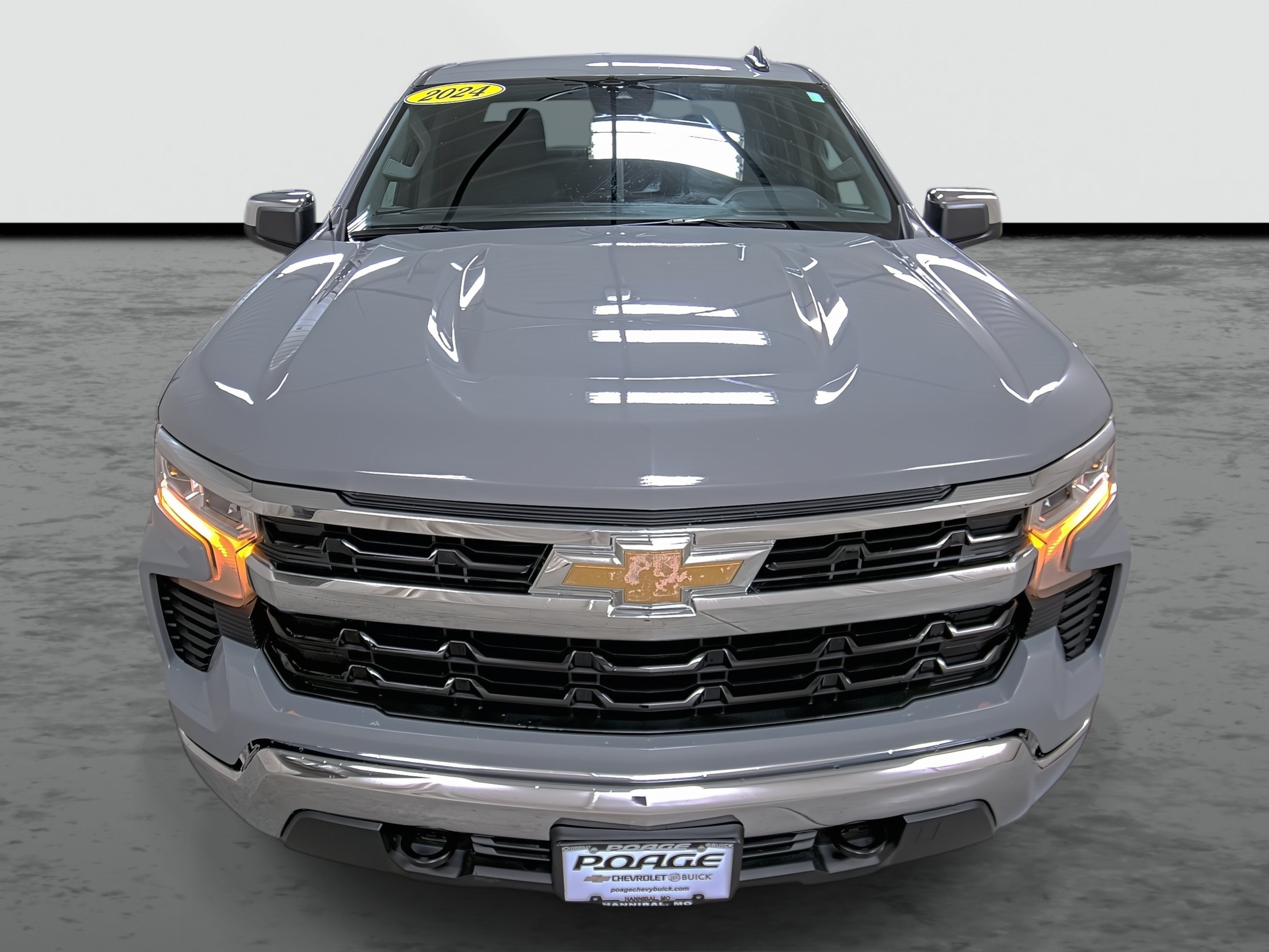 Used 2024 Chevrolet Silverado 1500 LT AWD/4WD image 6