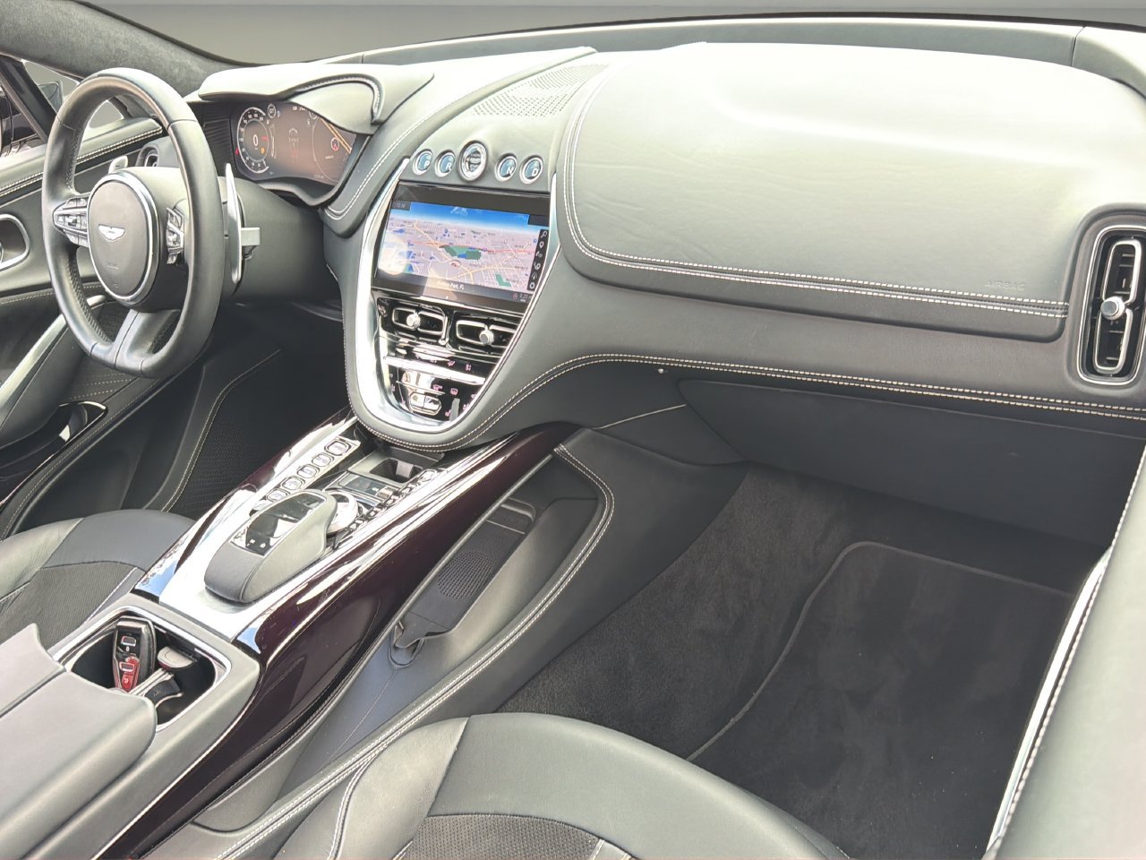 Used 2024 Aston Martin DBX AWD/4WD image 23