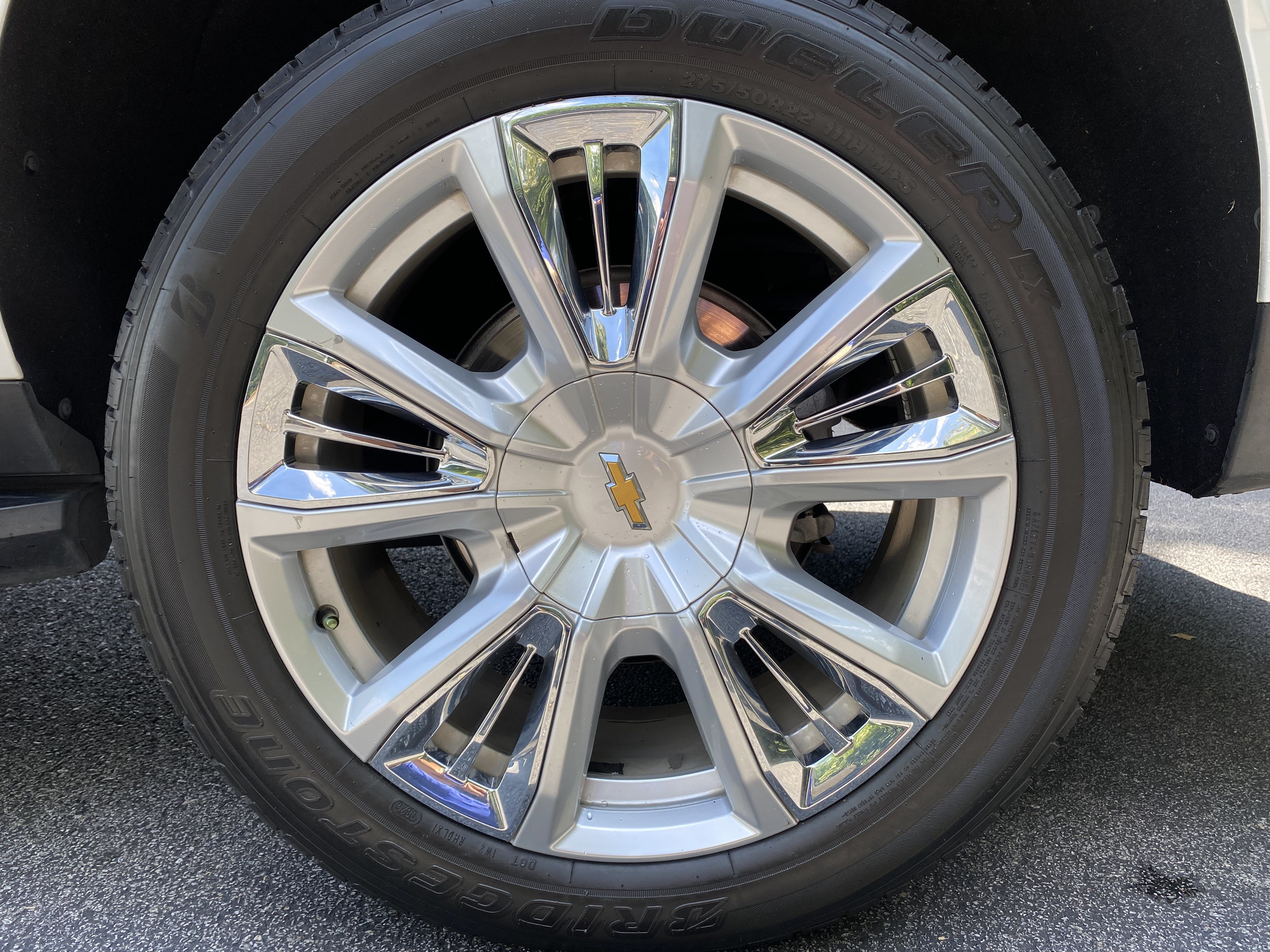 Used 2023 Chevrolet Suburban High Country AWD/4WD image 17