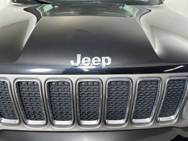 Used 2019 Jeep Renegade Limited w/ UConnect 8.4 Nav Group image 9