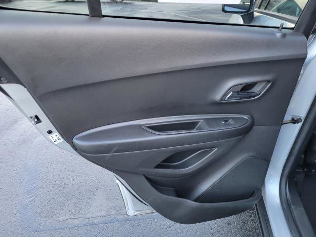 Used 2022 Chevrolet Trax LS w/ Tint and Cruise Package image 8