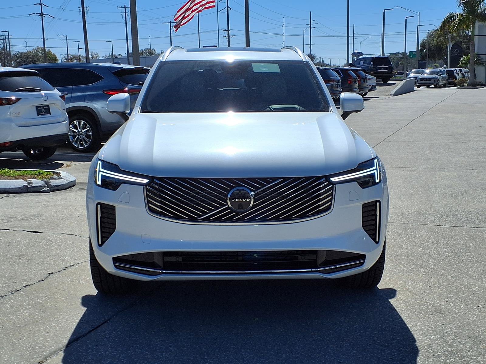 New 2026 Volvo XC90 B6 Ultra w/ Lounge Package AWD/4WD image 2