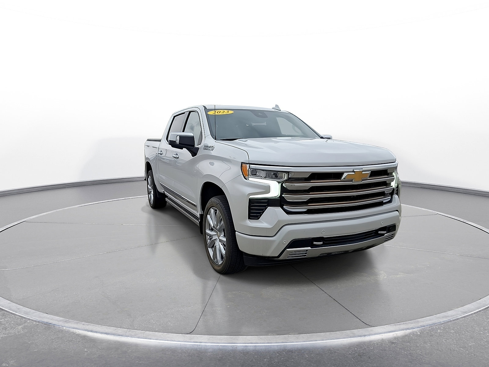 Used 2022 Chevrolet Silverado 1500 High Country w/ High Country Premium Package AWD/4WD image 3