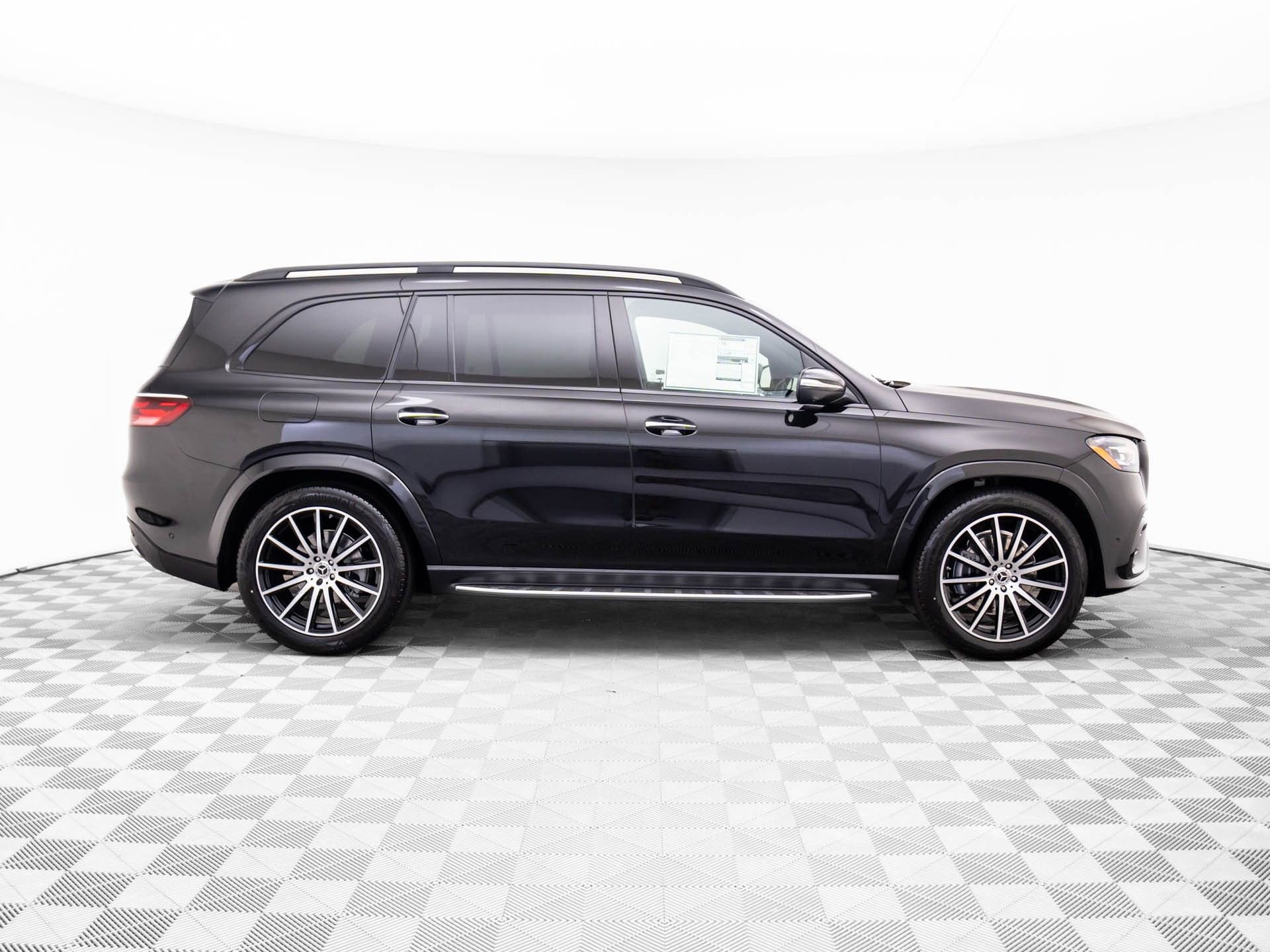 New 2026 Mercedes-Benz GLS 580 4MATIC image 6