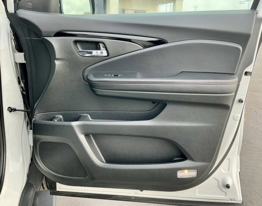 Used 2025 Honda Ridgeline Black Edition image 23