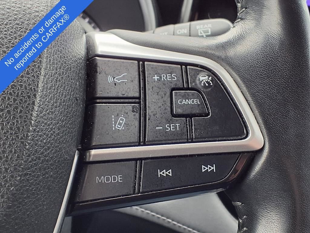 Used 2023 Toyota Highlander XLE image 24