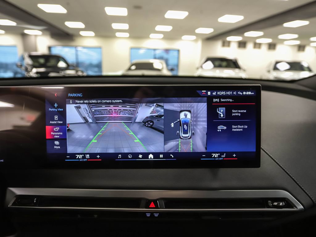 Used 2025 BMW iX M60 w/ Luxury Package image 18