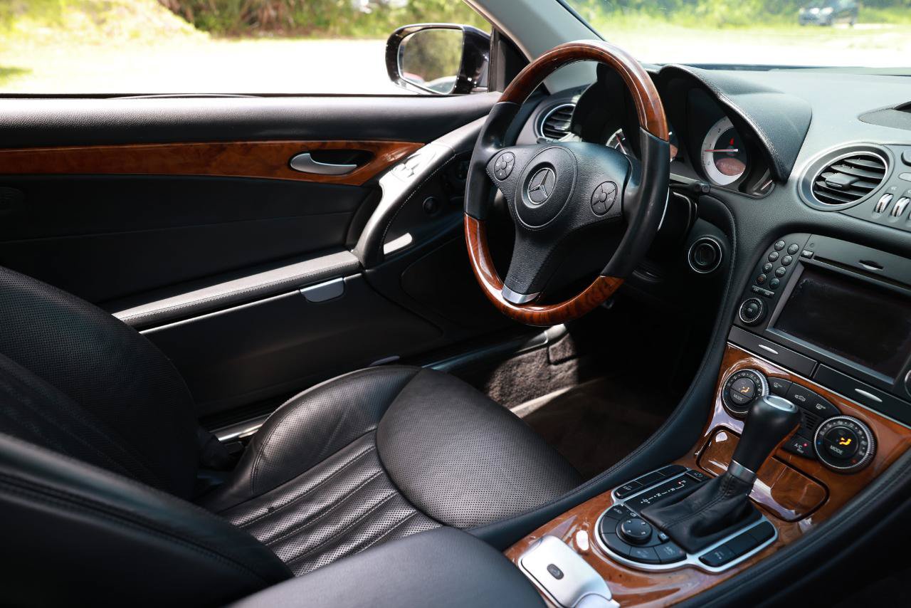 Used 2009 Mercedes-Benz SL 550 w/ Premium I Pkg image 20