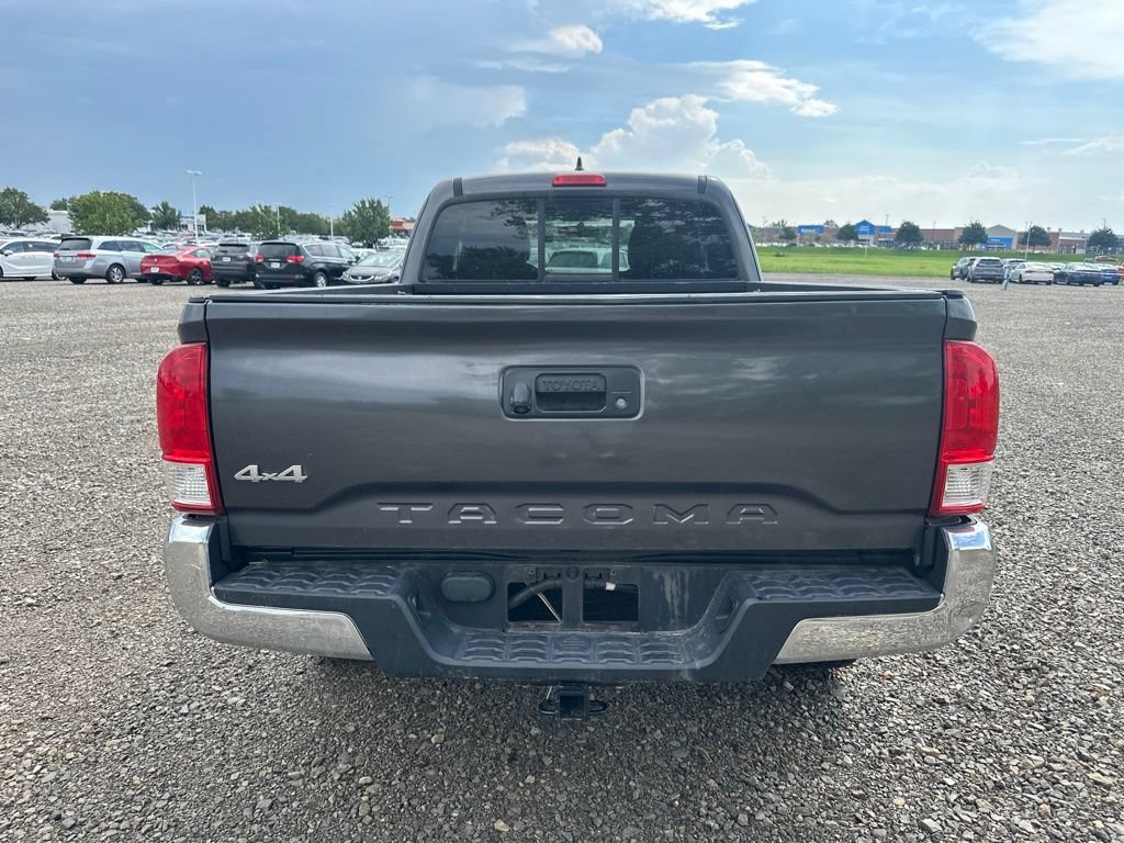 Used 2016 Toyota Tacoma SR5 AWD/4WD image 9