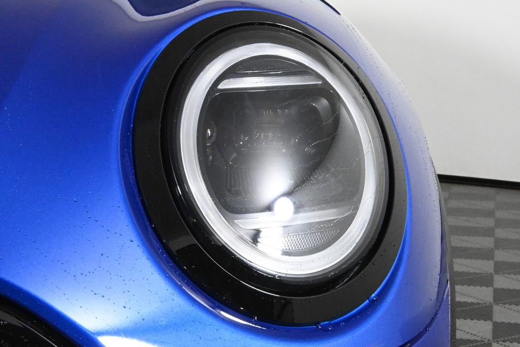 Used 2025 MINI Cooper 2-Door Hardtop image 11